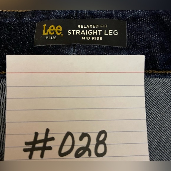 Lee Plus Relaxed Fit Straight Leg Mid Rise Jeans - 20W Medium, Women’s - Picture 3 of 4